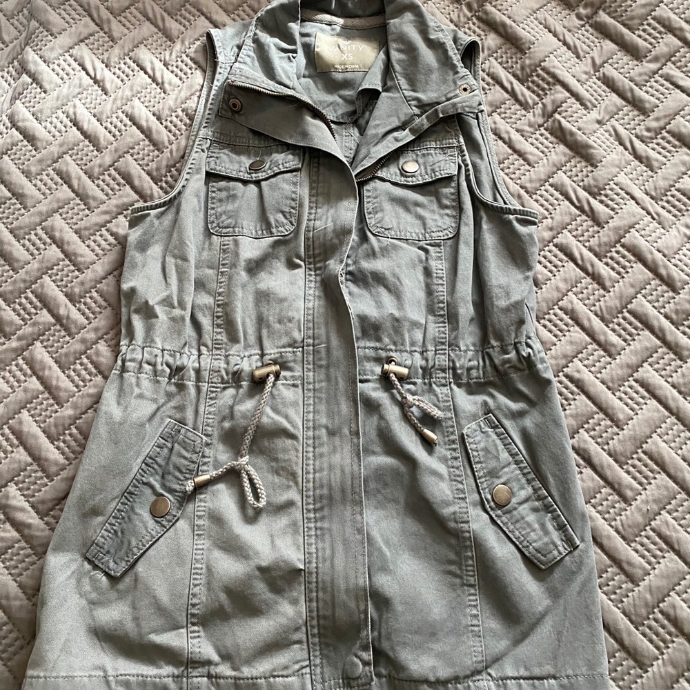 Vanity Vest